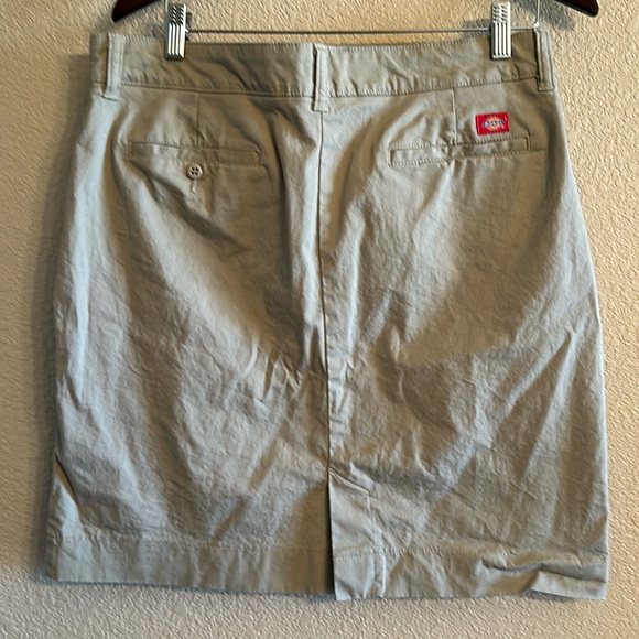 EUC - Dickies khaki skirt with pockets size 12 - Picture 5 of 5